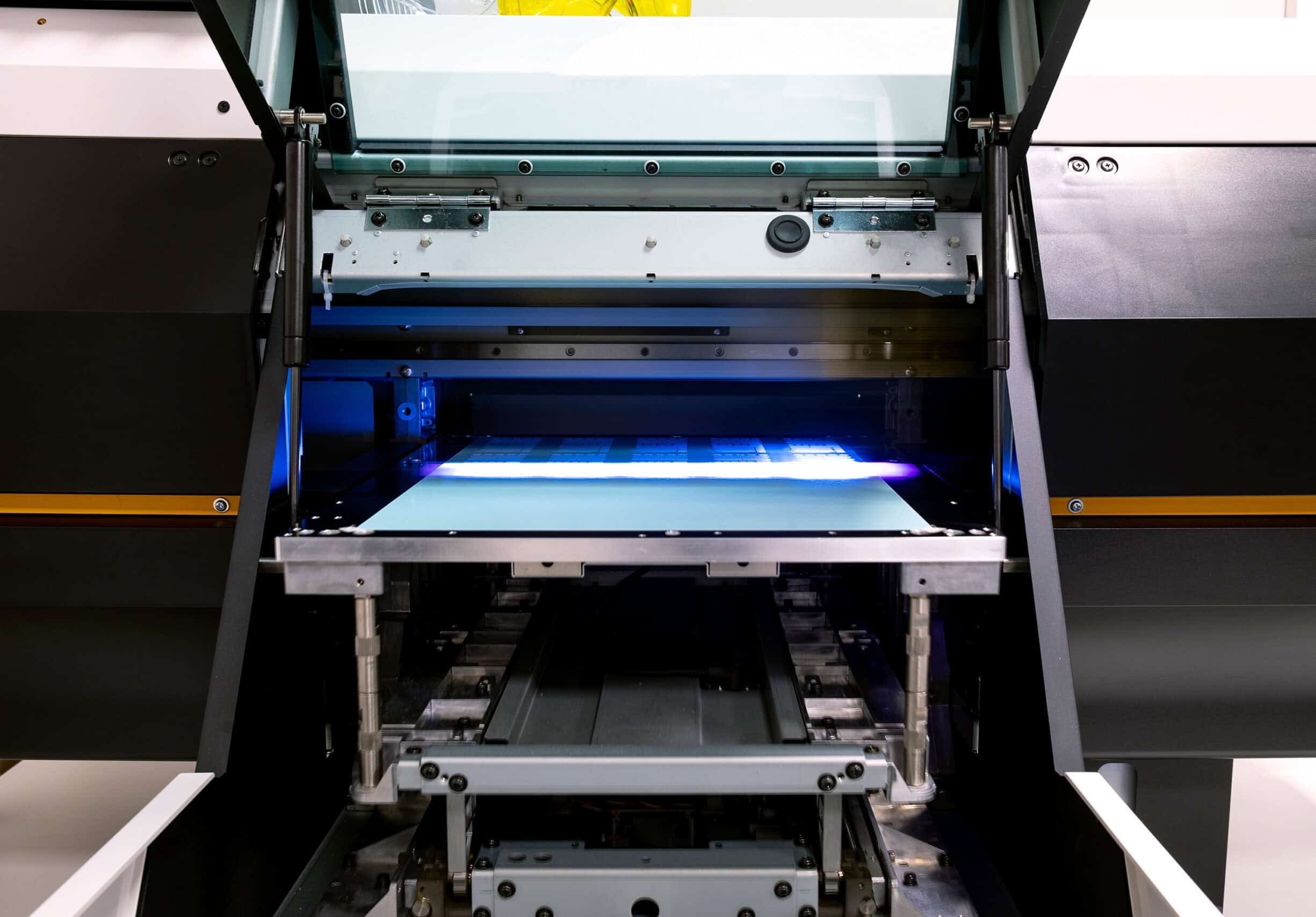 UV Flatbed Printing UV Flatbed Printing
